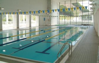 スプリングひよしの温水プール