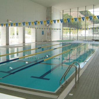 スプリングひよしの温水プール